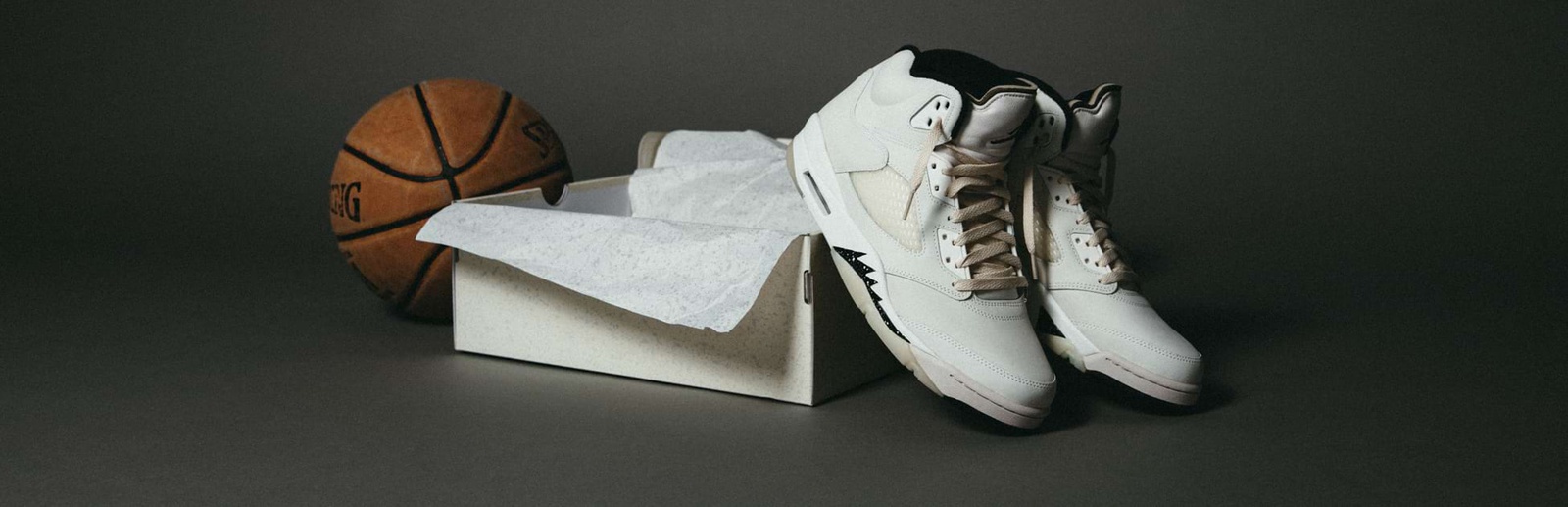 Converse Pro Leather Lage suède sneakers in gebroken wit