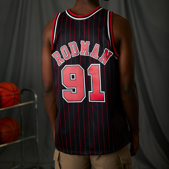 NBA CHICAGO BULLS 1995-96 ALTERNATE SWINGMAN JERSEY DENNIS RODMAN  large image number 5