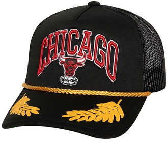 NBA CHICAGO BULLS GOLD LEAF TRUCKER CAP