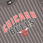 NBA CHICAGO BULLS PINSTRIPE OVERSIZED T-SHIRT  large numero dellimmagine {1}