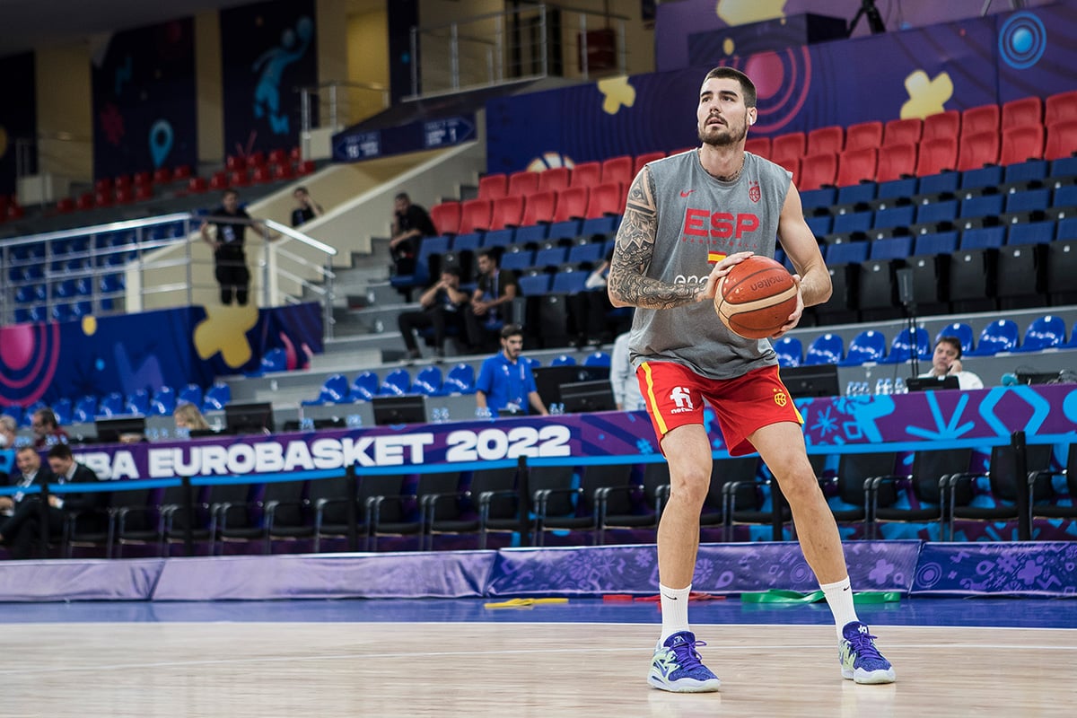 Juancho Hernangomez warming up at EuroBasket 2022