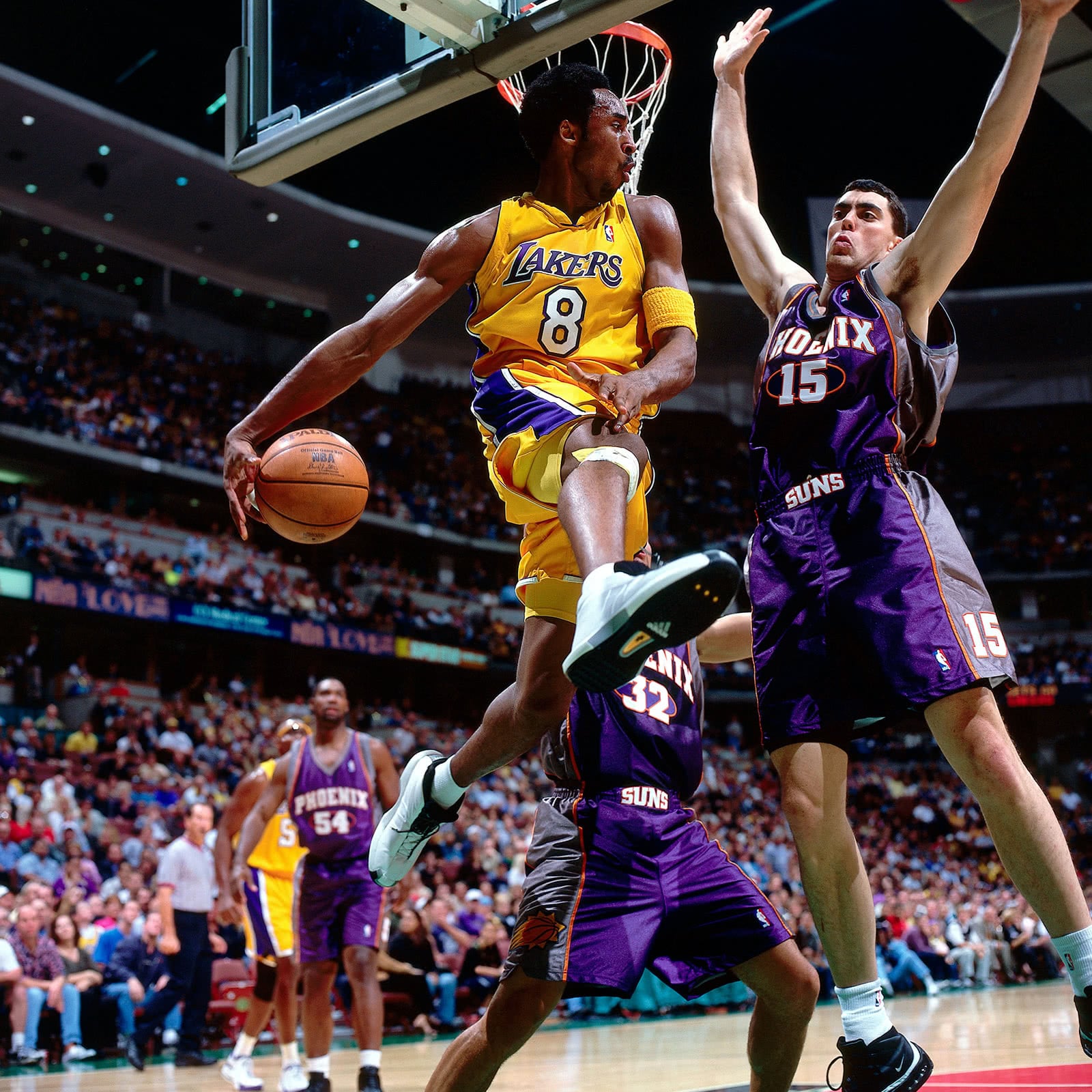 Kobe Bryant wearing the Kobe Crazy 1