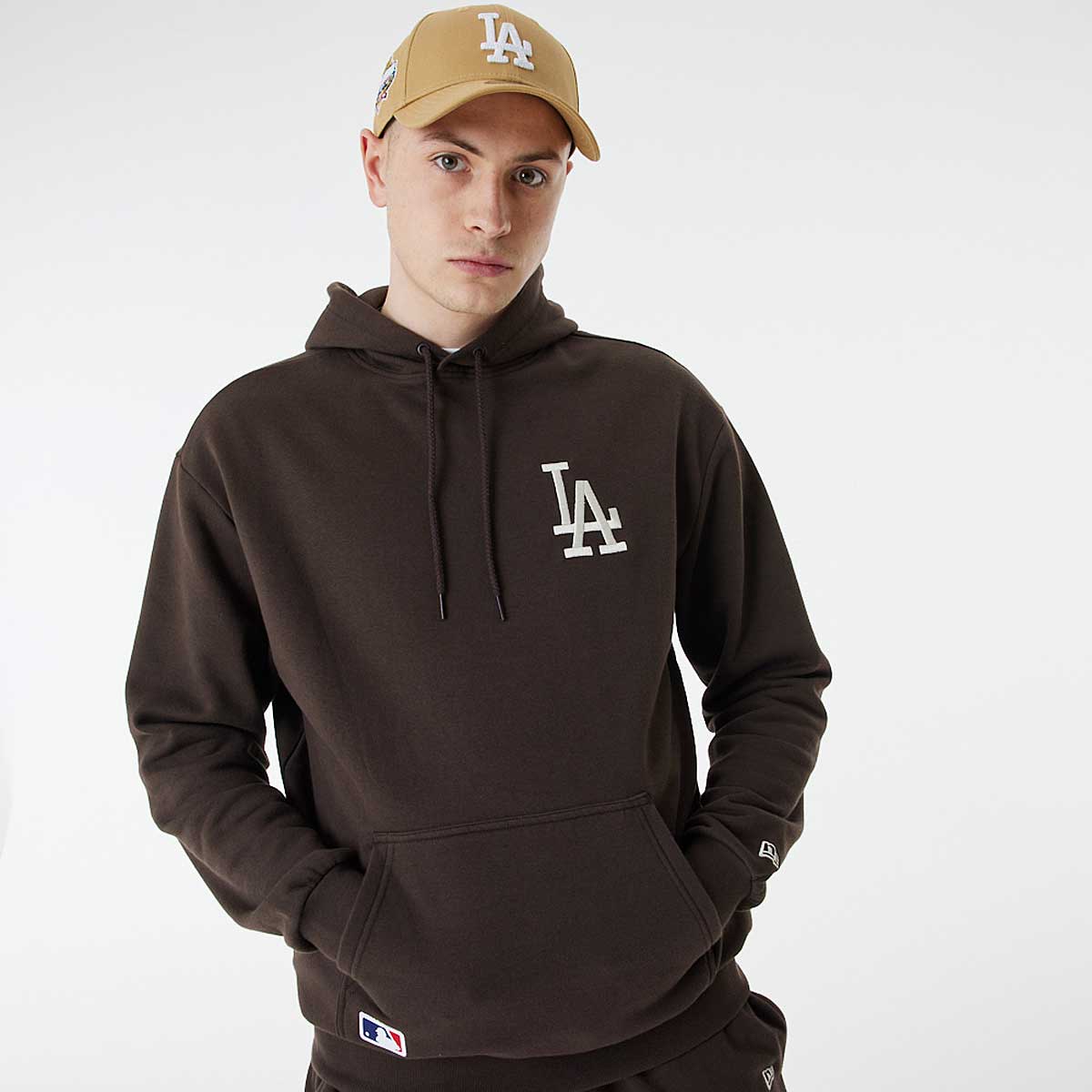 Image of New Era MLB Angeles Dodgers League Essentials Oversized Hoody, Dark Brown